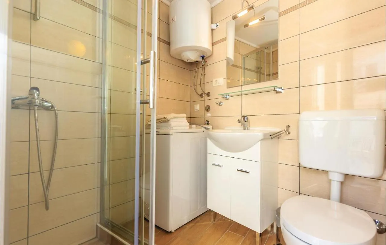 Awesome Home In Novi Vinodolski With Kitchen 0*,