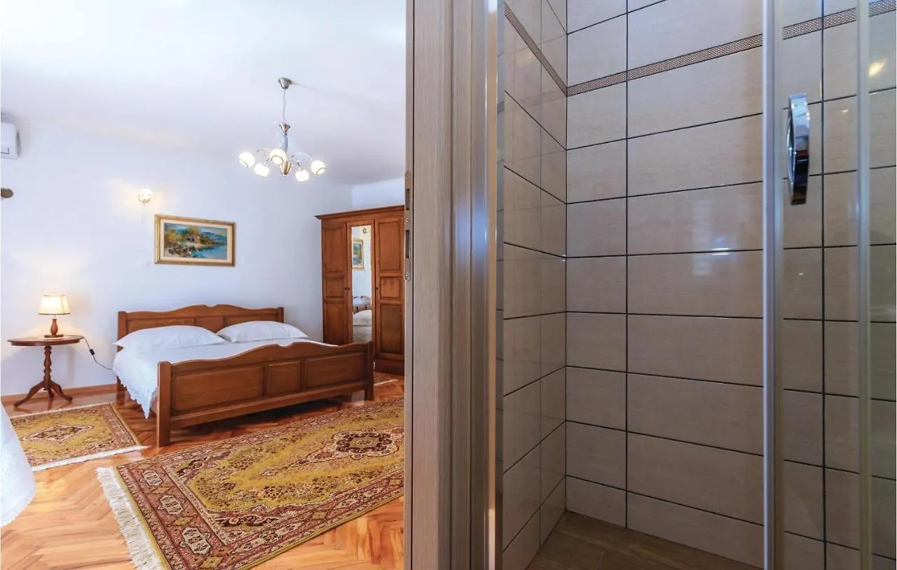 Awesome Home In Novi Vinodolski With Kitchen 0*,  Kroatien