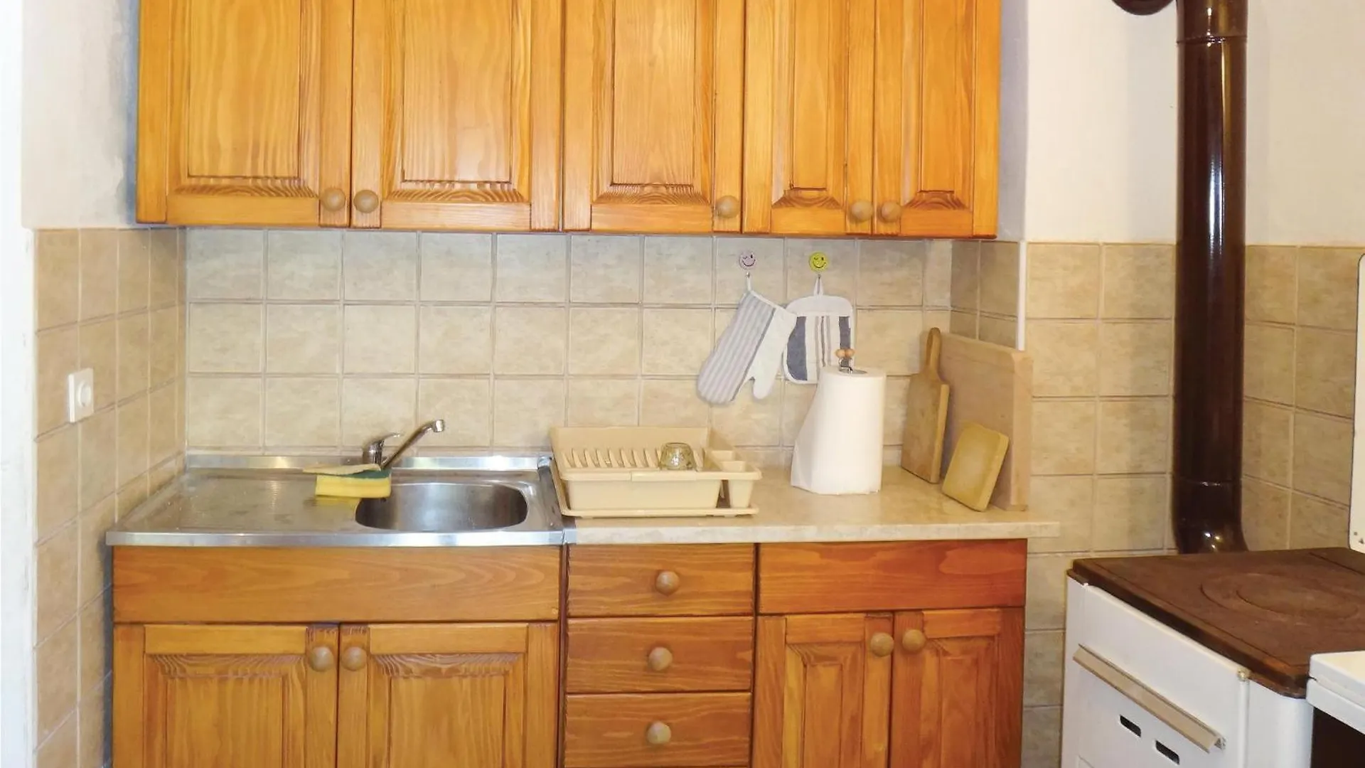 Awesome Home In Novi Vinodolski With Kitchen Feriehus