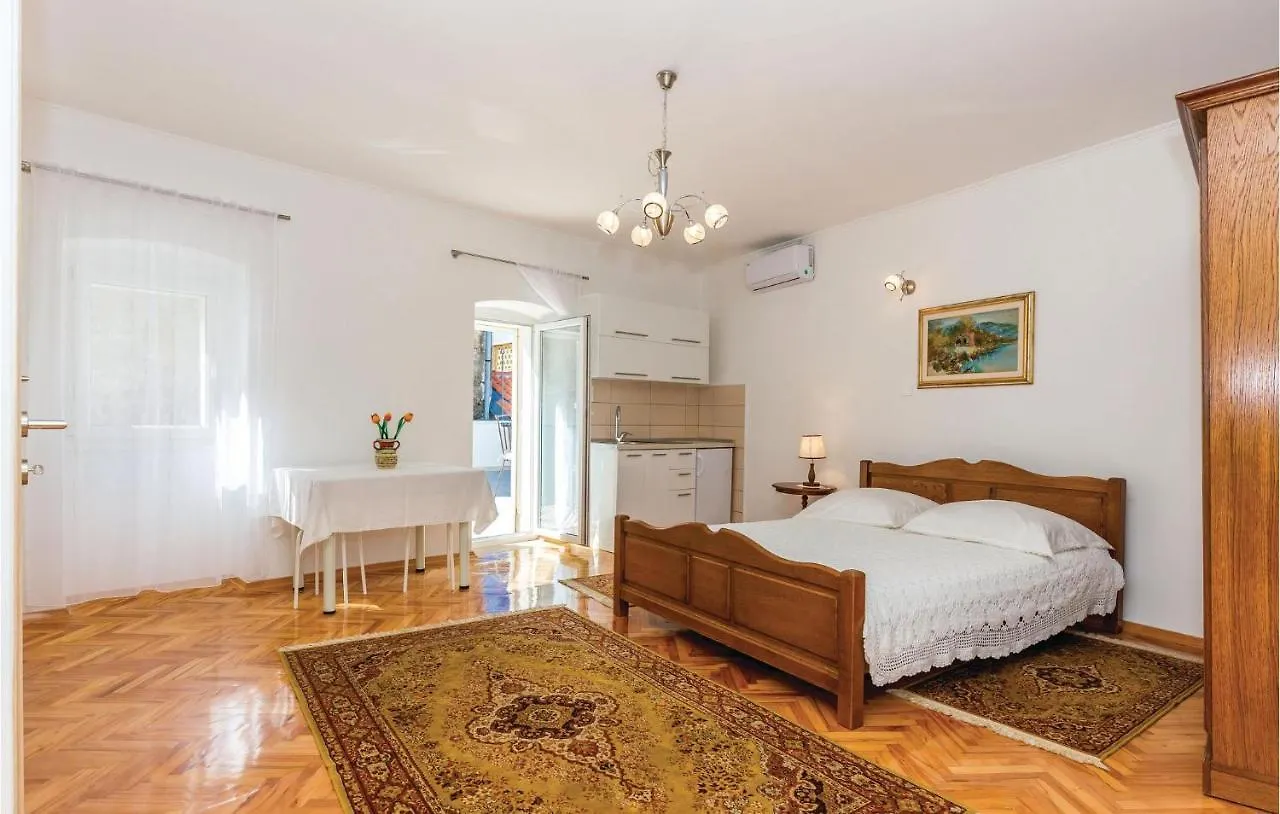 Holiday home Awesome Home In Novi Vinodolski With Kitchen