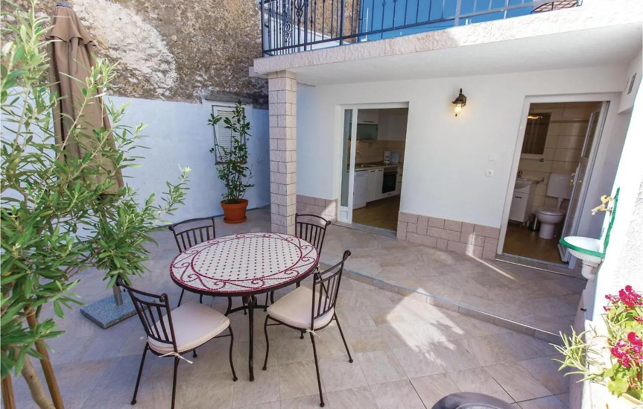 Awesome Home In Novi Vinodolski With Kitchen Holiday home